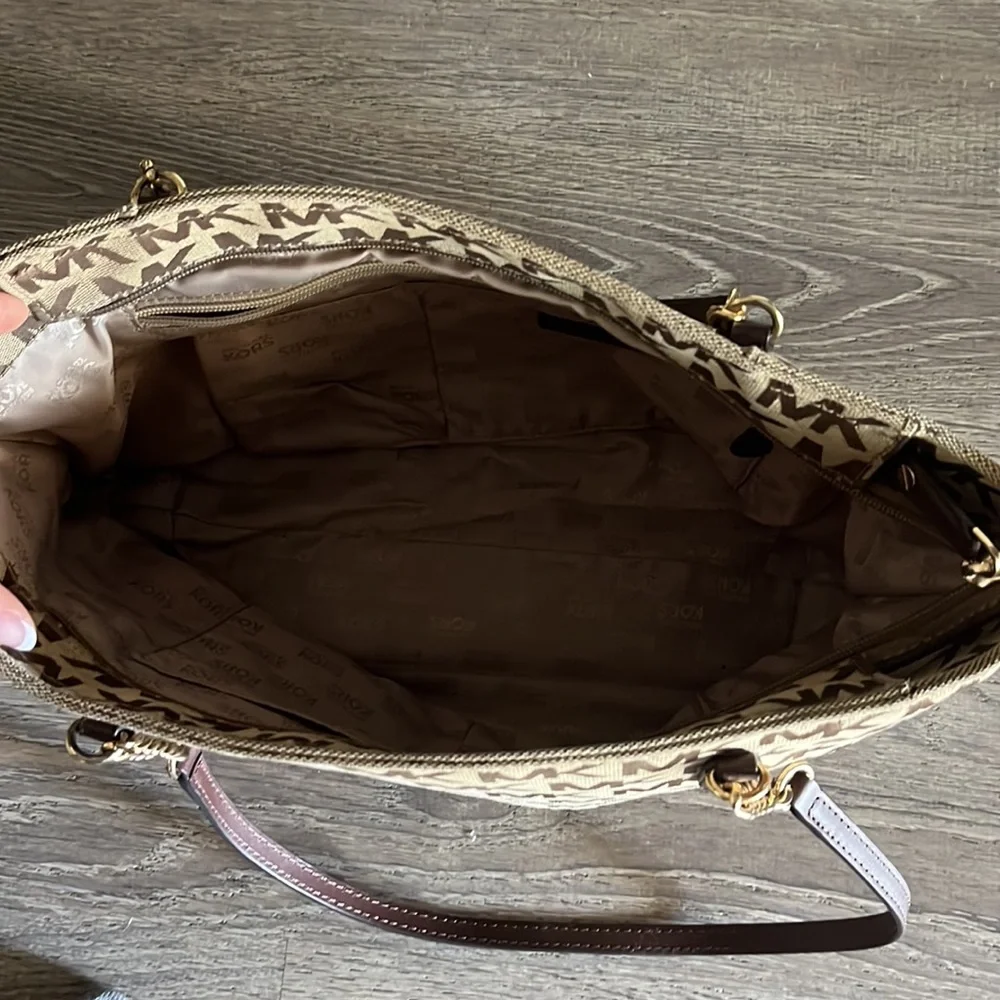 Michael Kor’s Purse - Picture 4 of 4